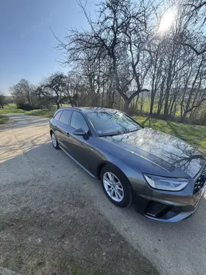 Audi A4 35 TDI S line