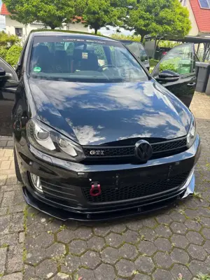 Volkswagen Golf GTI 2.0 DSG adidas