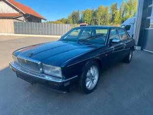 Jaguar XJ40