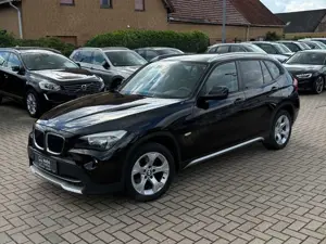 BMW X1 2.0i, Scheckheft, Allwetterreifen, PDC