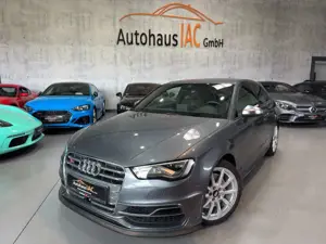 Audi S3 /2.0/TFSI/quattro/LED/ALCANT/NAVI/SHZ/PDC V+H/