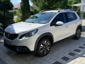 Peugeot 2008 2008 PureTech Allure, 52000 km Automatik