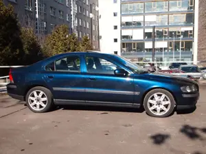 Volvo S60 2.0 T Premium Zahnriemen neu TÜV 2028