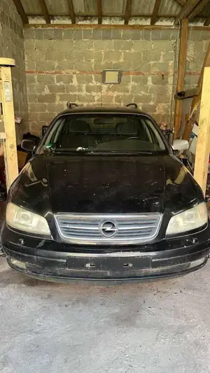 Opel Omega Omega Caravan 2.2 Edition 2000