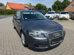 Audi A3 1.6 FSI Attraction 1.Hand Klima,Sizh,Temp