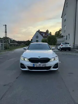 BMW 320 320 d xDrive M Sport 8fach Bereift