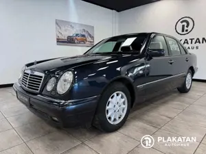 Mercedes-Benz E 240 Xenon Automatik Klima V6 MB-Service