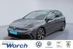 Volkswagen Golf VIII 1.5 TSI DSG R-Line KAMERA+NAVI+GRA+APP