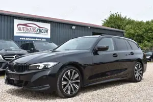 BMW 330 d Touring Facelift Panorama 1 Hand  HK