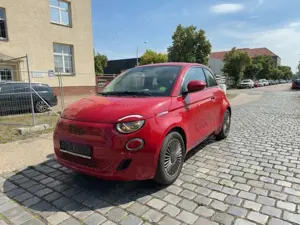 Fiat 500e MJ22 RED Navi Klimaautomatik PDC
