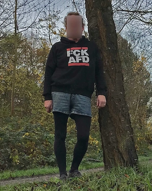 45770: Linksgrünversiffter Senior mit kleinem Schwanz sucht ihn