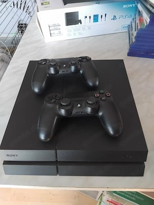 Playstation 4 mit Zubehör