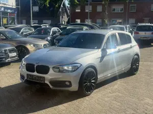 BMW 116 i Sport Line*LED*NAVI*PDC*SHZ*MFL***