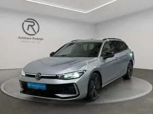 Volkswagen Passat B9 Variant 2.0 TDI DSG R-Line / Navi RFK