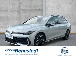Volkswagen Golf VIII Variant 1.5 eTSI DSG R-Line MATRIX AHK