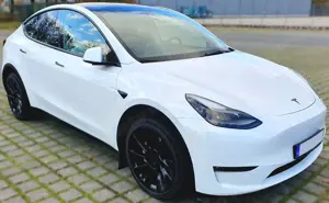 Tesla Model Y Long Range AWD 1. Hand Unfallfrei Matrix LED 20"