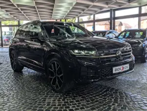 Volkswagen Touareg 3.0TDI 4M R-Line VOLL Black 22" UPE 114T