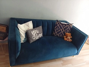 2 moderne Samt-Sofas in Dunkelblau   700   VB