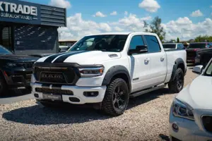 Dodge RAM 5.7 V8 HEMI 4x4 OFFROAD Night-Paket LONGBED