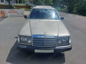 Mercedes-Benz E 260