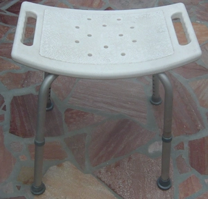 Stabiler und sicherer Duschhocker höhenverstellbar Bild 3