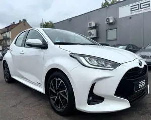 Toyota Yaris 1.5 Hybrid Automatik *2.Hand/Virtual/LED*