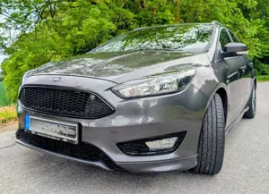 Ford Focus Focus Turnier 1.0  ST-Line, 8 fach bereift