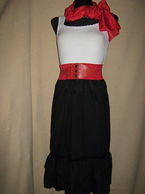NEU Hippie Style Loch Stickerei Stufen High Waist Rock la petite francise 38-40  S-M schwarz Gothic