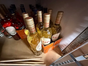 Spiritousen und Liköre ungeöffnet