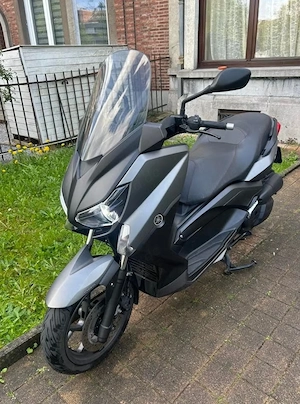 Yamaha xmax 125