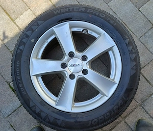 Mercedes B-Klasse, Winterreifen auf Alufelgen