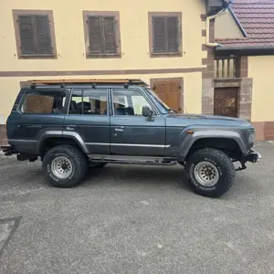 Toyota Land Cruiser HJ61  VX Klima