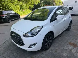 Hyundai iX20 blue Space
