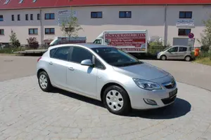Opel Astra J Lim. 5-trg. Selection Sh.gepfl. Klima