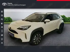 Toyota Yaris Cross Hybrid FWD Teamplayer + alle Pakete / Weiss / Schwarz / Blau / Rot / Grau / Grün 