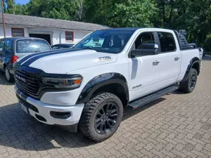Dodge RAM 1500 HEMI 5,7 Liter BIGHORN Crew Cab 6FT CARGO BOX 4x4 * 12 MONATE GARANTIE
