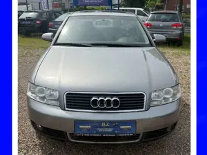 Audi A4 A4 2.4L Limo. Benzin / TÜV 07.2026 / Automatik / ZV / Klima