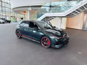 Volkswagen Golf 2.0 TSI 239 kW GTI Edition 50