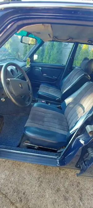 Mercedes-Benz 200