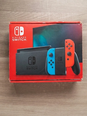 Nintendo Switch V2 Neonblau Neonrot   Neuwertig