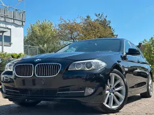 BMW 530 5er Touring 530d 3.0 xDrive Automatik Navi Head.