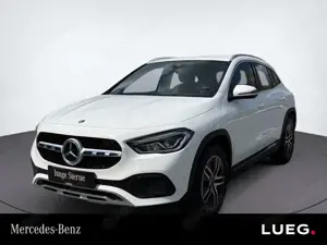 Mercedes-Benz GLA 200 PROGRESSIVE+AHK+RÜCKFKAM+KLIMAAUT+AMBIEN