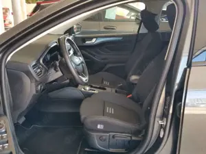Ford Focus Turnier Active X Standh. Glasdach AHK schw Bild 5