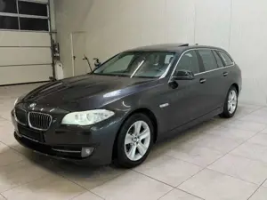 BMW 520 d / PANORAMA / LEDER / NAVI  BI-XENON