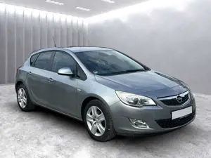 Opel Astra J Lim. 5-trg. Design Edition