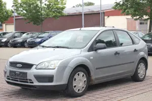 Ford Focus Focus 1.6 100PS # Klima # AHK # 8-fach # TÜV 10.2026