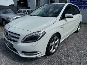 Mercedes-Benz B 180 Bi Xenon Teilleder Kamera Navi