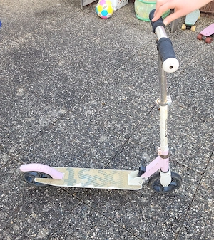 Kinderroller weiß rosa