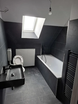frisch renovierte 2-Zimmer DG
