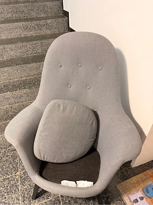 Sessel im Grau 
